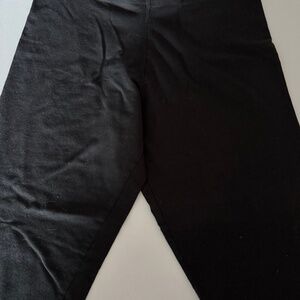 Victoria Sport Capris Large 8